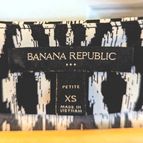 Banana Republic wrap dress - Picture 3 of 3